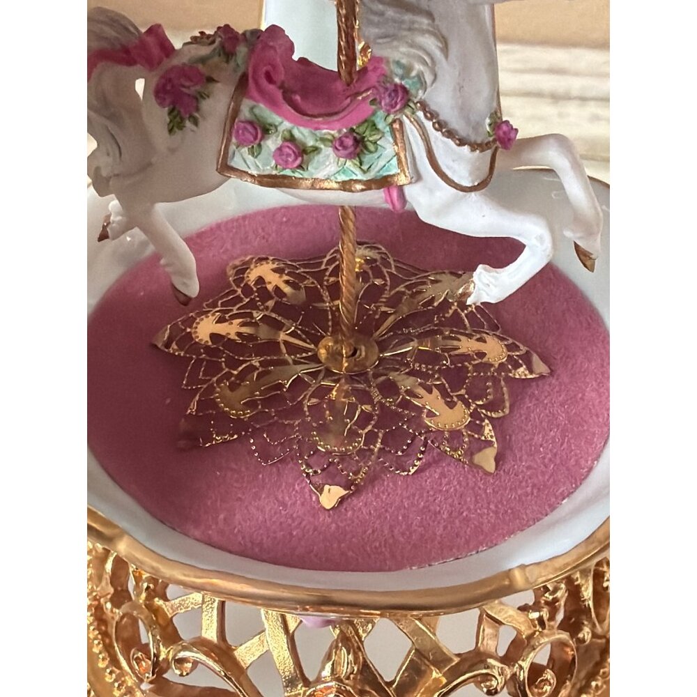 Franklin Mint House of Fabergé Carousel Horse Musical Egg  7" - No Box or COA - Picture 10 of 13